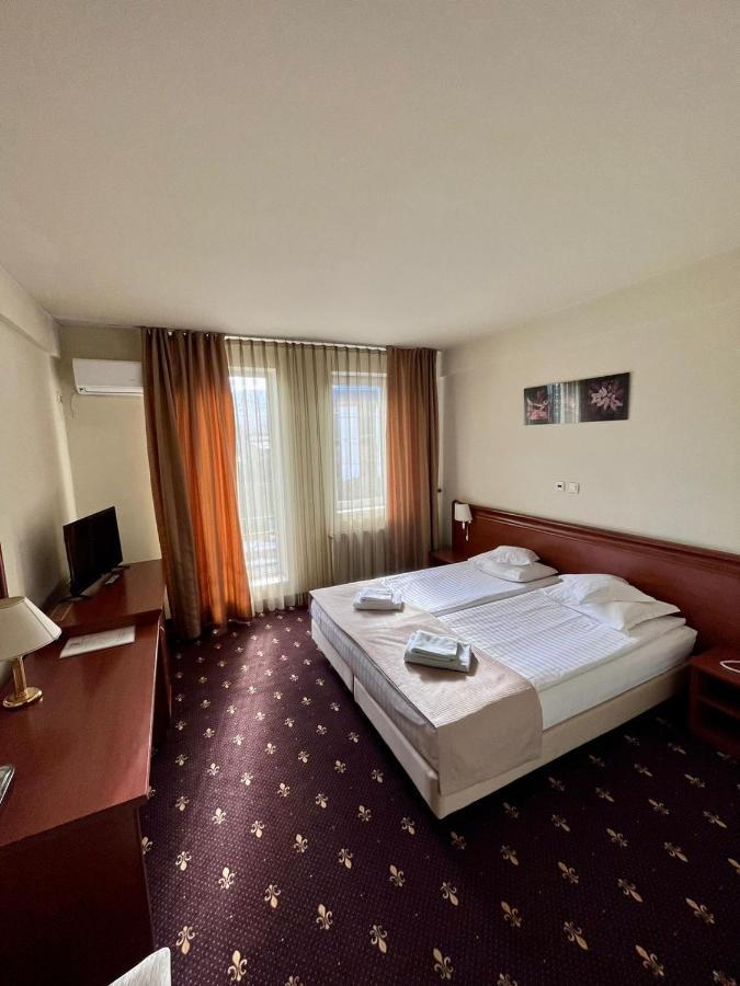 Hotel Seven Kolozsvár Kültér fotó