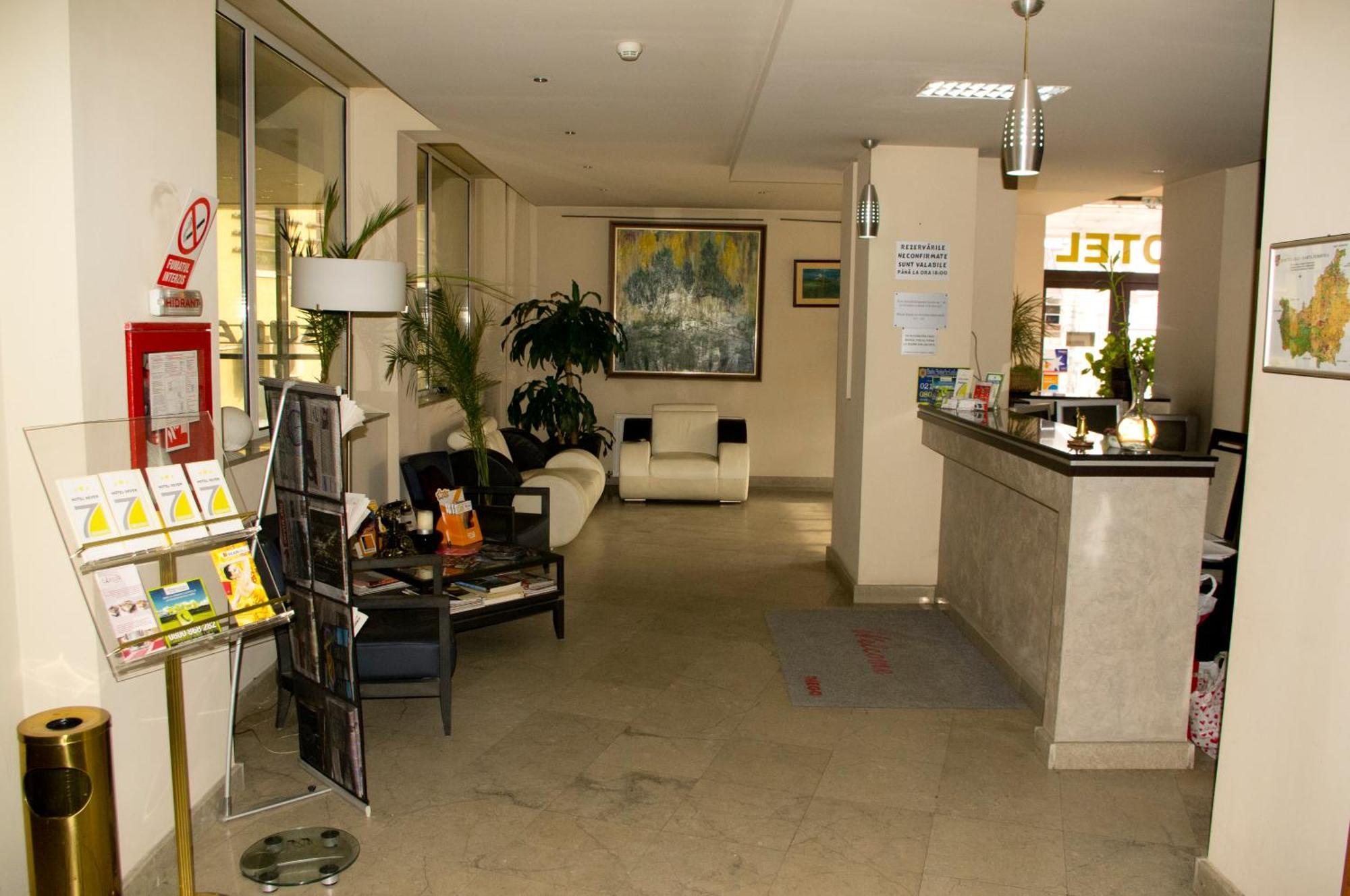 Hotel Seven Kolozsvár Kültér fotó