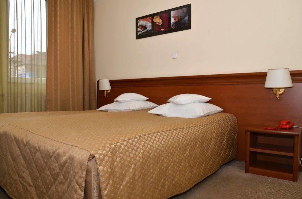 Hotel Seven Kolozsvár Kültér fotó
